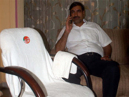 people started worshiping the special modi chair