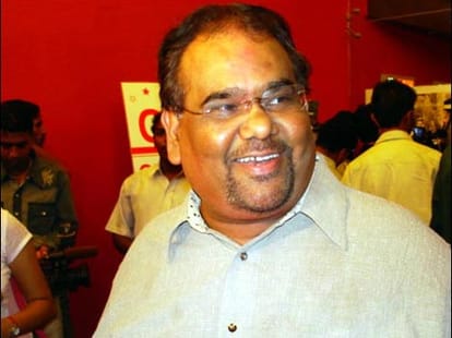 more then 1 crore stolen from Satish Kaushik's residence