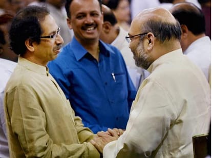 Shiv Sena will give tablet to student in maharashtra.