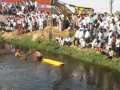 cash van dipped into canal four died one injured