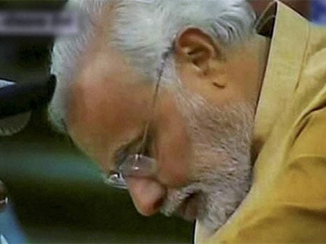 Modi get emotional during speech in bjp parliamentary meeting