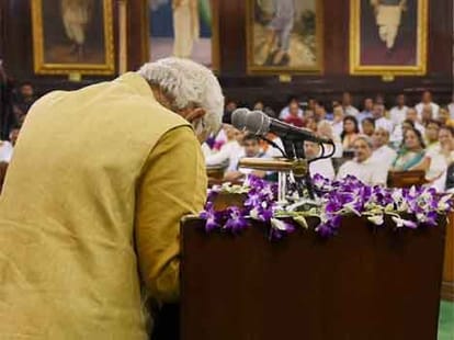 Modi get emotional during speech in bjp parliamentary meeting