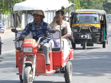 battery powered rickshaw