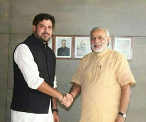 Bhagat singh grand children looking to narendra modi