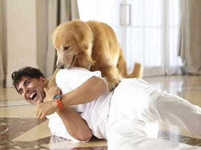 it's Entertainment: Interaction between Akshay and the dog