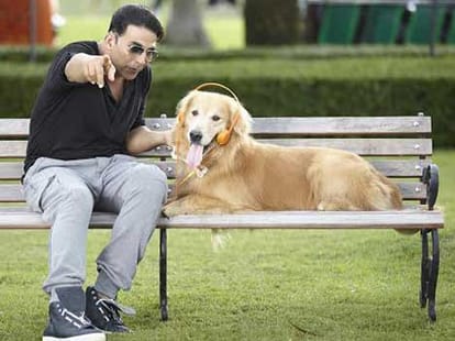 it's Entertainment: Interaction between Akshay and the dog