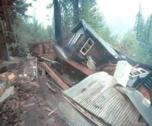 Land sliding at kinnaur, one died