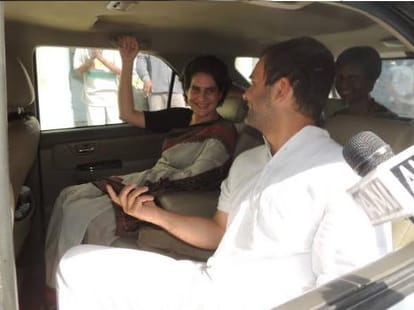 Sonia gandhi hold decision on chief ministers