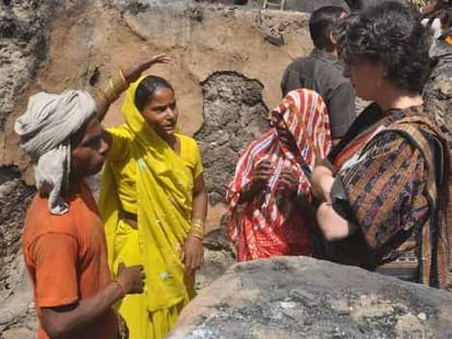 Congress leader demand priyanka gandhi to lead party