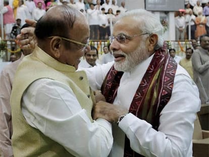 congress leader shankar singh vaghela praise and comment on modi in gujarat assembly