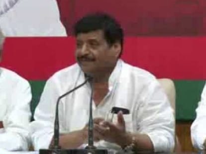 Shivpal ordered officers for power