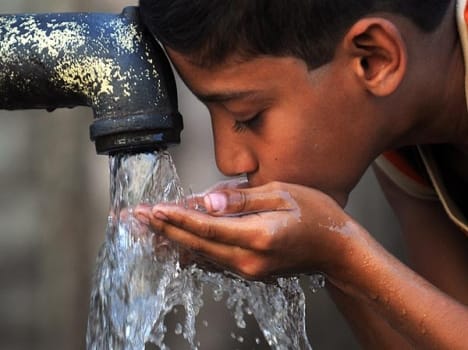 drinking water is big problem in flood area