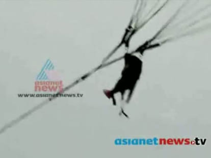 parents allowed thier 11 month daughter to paragliding