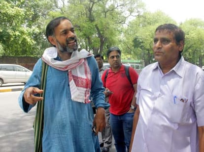 Isharat Ali resigns to AAP