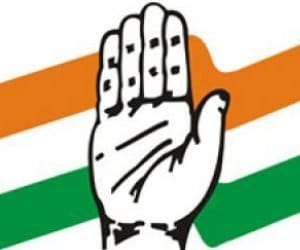Huge uproar in Congress party workers meeting