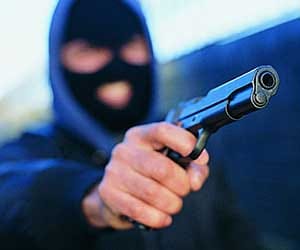 warning to three traders in greater noida from anil dujana gang