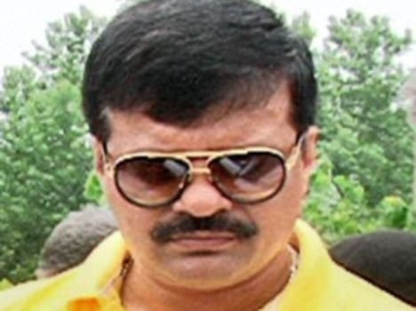 theft in kunwar pranav champion car