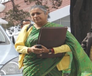 aicc secretary meets sonia gandhi in delhi