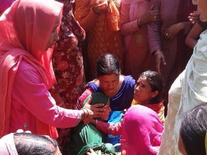 newly married couple crushed under truck in kangra