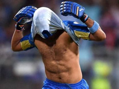 how mumbai indians gets an extra bowl!