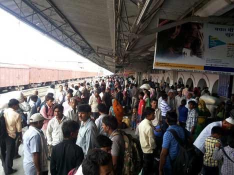 Two people burn from current in tundla EMU
