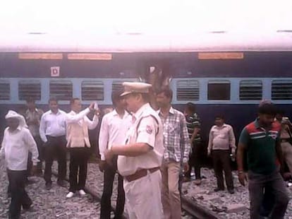 train accident_gorakhpur_breaking news