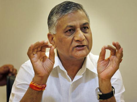 vk singh in kashmir defends hina bhat over article 370 remark