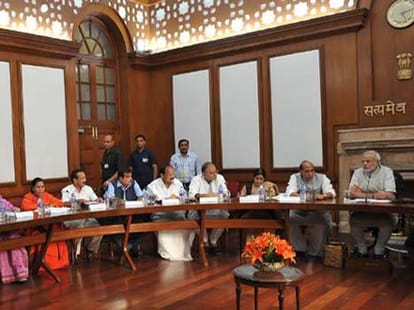 pm narendra modi's first day in pmo