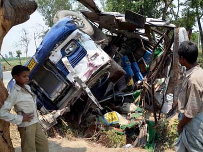 bus accident in  up