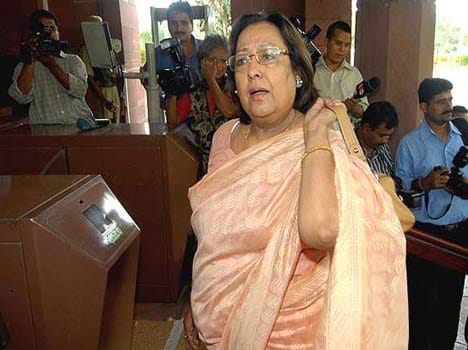 najma heptulla meets omar abdullah ahead election