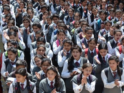 free hostel for poor girl students