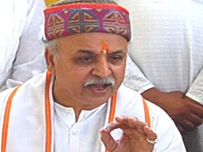 Parveen Togadia shocking statement on Article 370