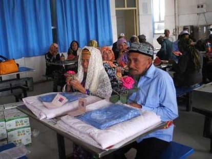 70 year man marries 113 years old lady