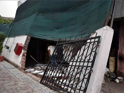 Three killed in storms in Delhi