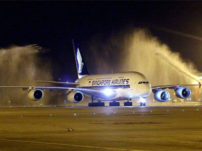 man tore clothes of fellow passengers in flight.