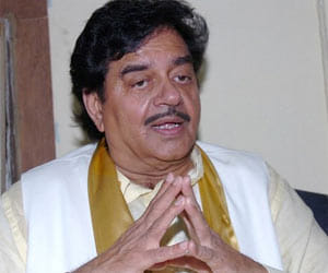 BJp uncomfortable to shatrughan sinha