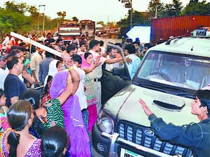 Protest against crises water and power supply in faridabad