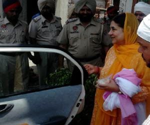 Protest of central minister Maneka Gandhi  in Punjab 