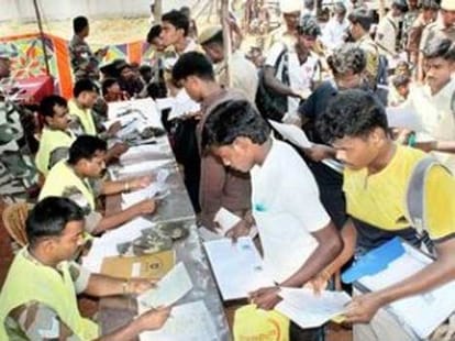 youths travel on roof of trans for the police recrutment