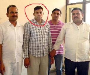 Registry Clerk arrest with rupees of seven thousand bribe