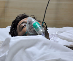 firing on trader in noida atta market