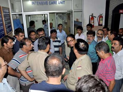 firing on trader in noida atta market
