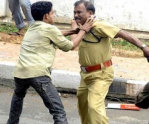 Abusers attacks on police, two policemen injured