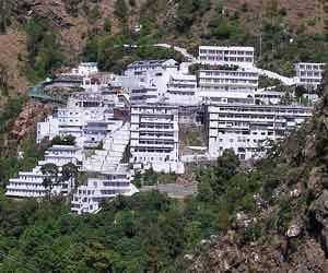 bad weather in jammu, vaishno devi choper service stop