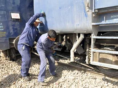 Punjab mail derailed in Faridabad