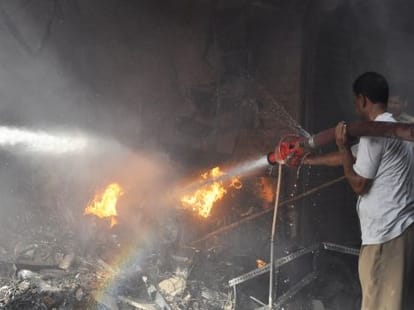 bomb thrown in allahabad on railway board chairman car
