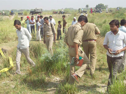 burnt nude dead body found in unnao 