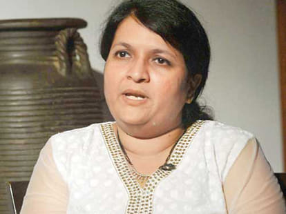 anjali damania resigns from aap.