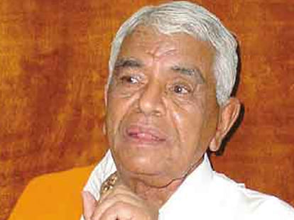 MP Home Minister Babulal Gaur defends Akhilesh & Mulayam