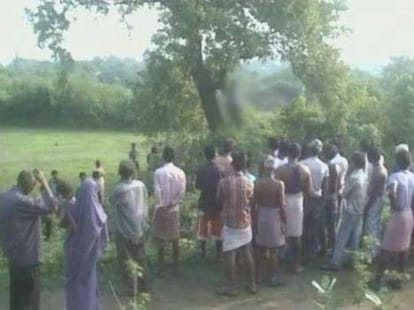 pakistani woman raped killed and hanged from tree
